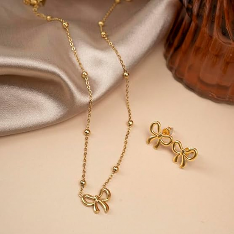 Gold Plated Anti Tarnish Pendant Chain Set with Earrings